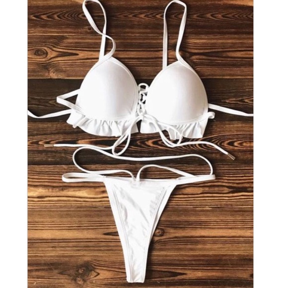 🔥SEXY RUFFLED HALTER LACE UP TWO PIECE SWIMSUIT - Picture 3 of 4